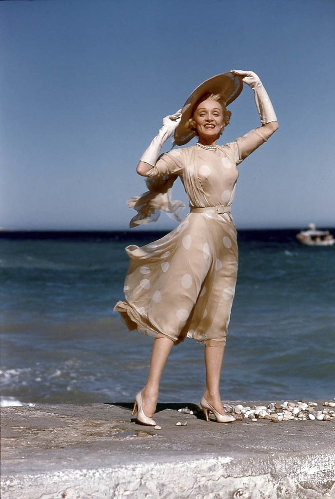 Марлен Дитрих в Каннах, 1956  