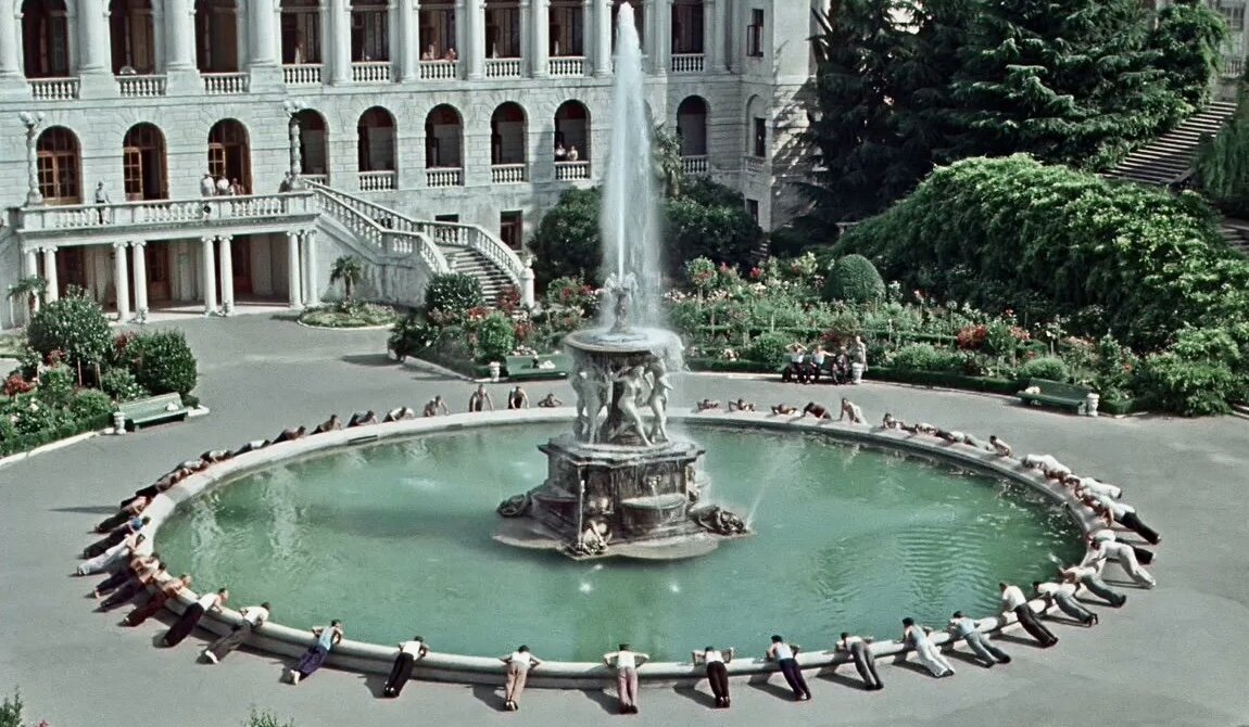 ФОТО: кадр из фильма ”Старик Хоттабыч”, 1956 год