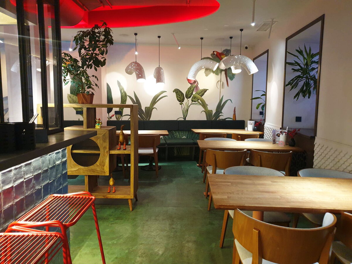 Общий вид первого этажа ресторана "Чау-Чау"