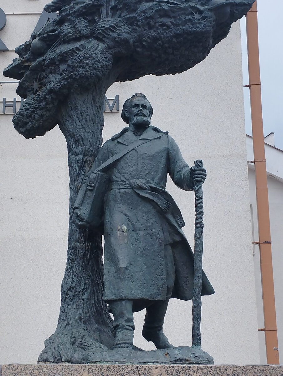 Памятник Язепу Дроздовичу (ФОТО АВТОРА)