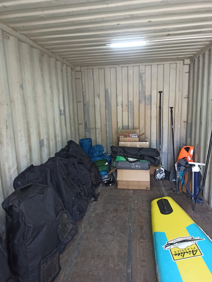 Все оборудование разложено, готово и ждет своих клиентов