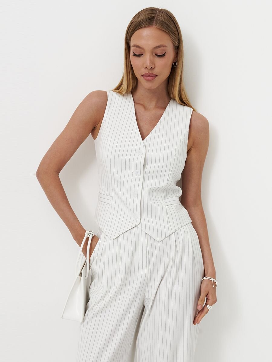 Жилет костюмный