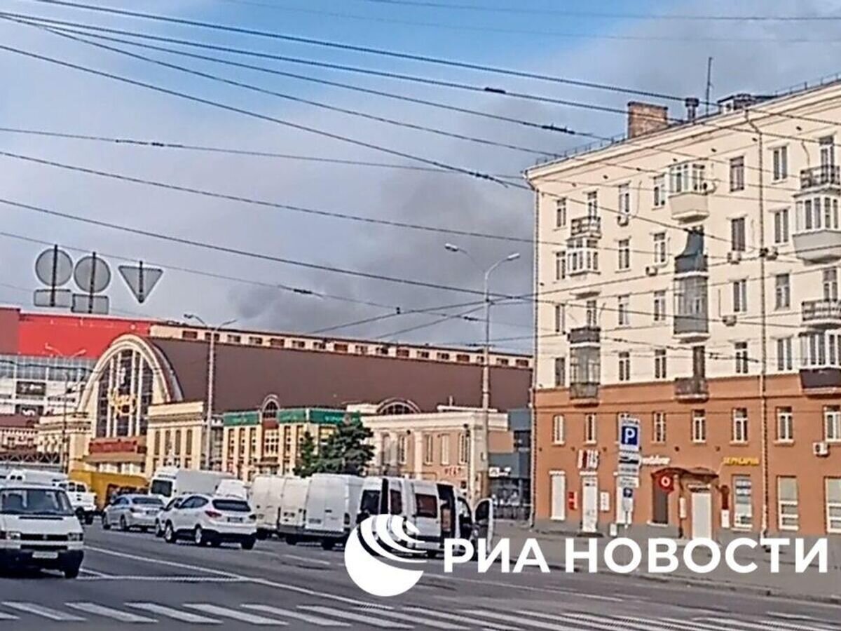    Удар по автопарку национальной гвардии Украины в Днепропетровске© Предоставлено РИА Новости