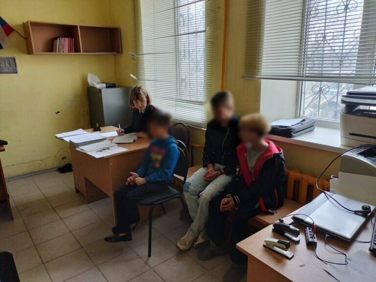    Пытались ограбить дом в паводок. Орских детей направят в центр временной изоляции Марина Шарт