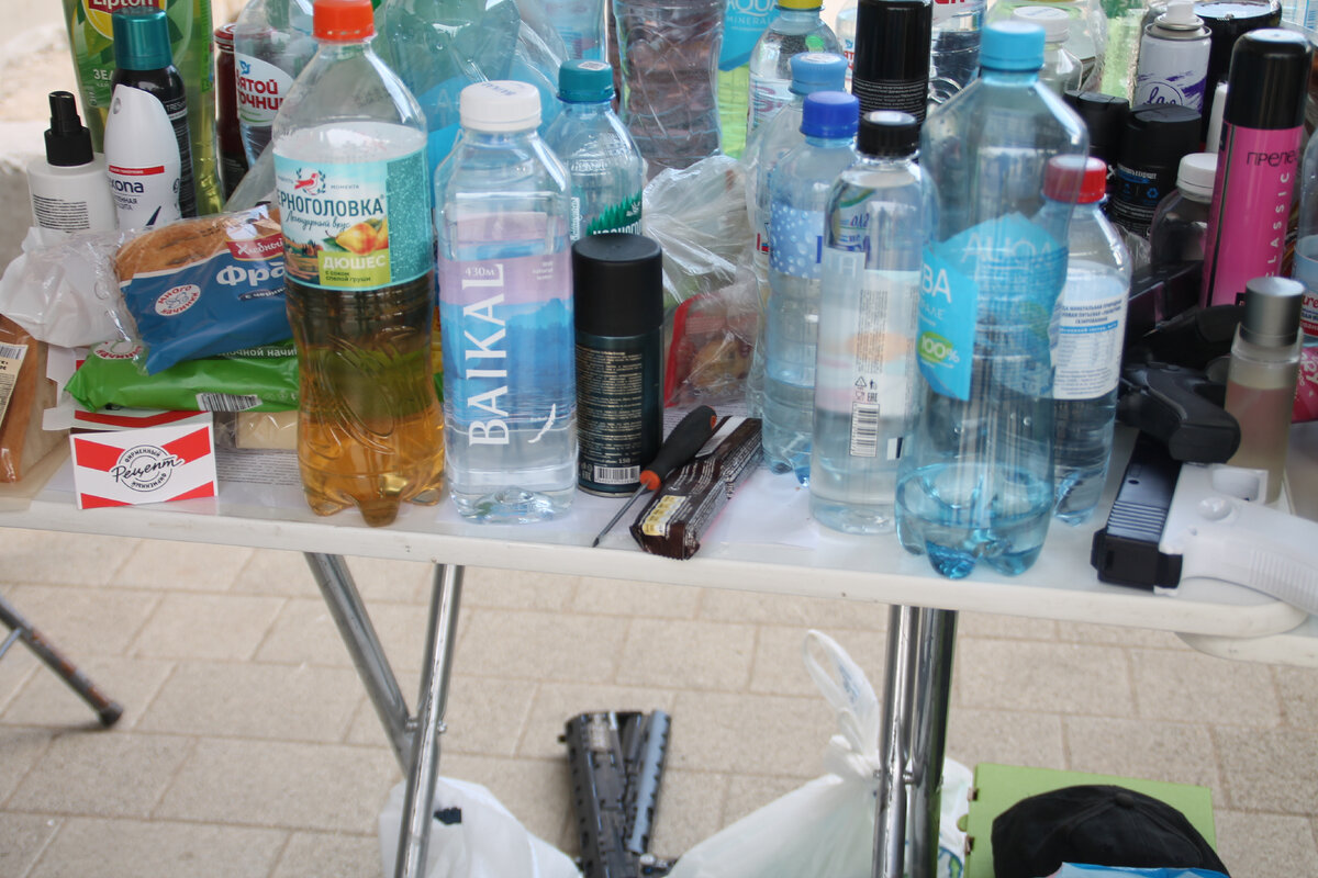 Косплей в Питере 2 июня 2024 г. Моя отобранная отвёртка. Фото Автора.