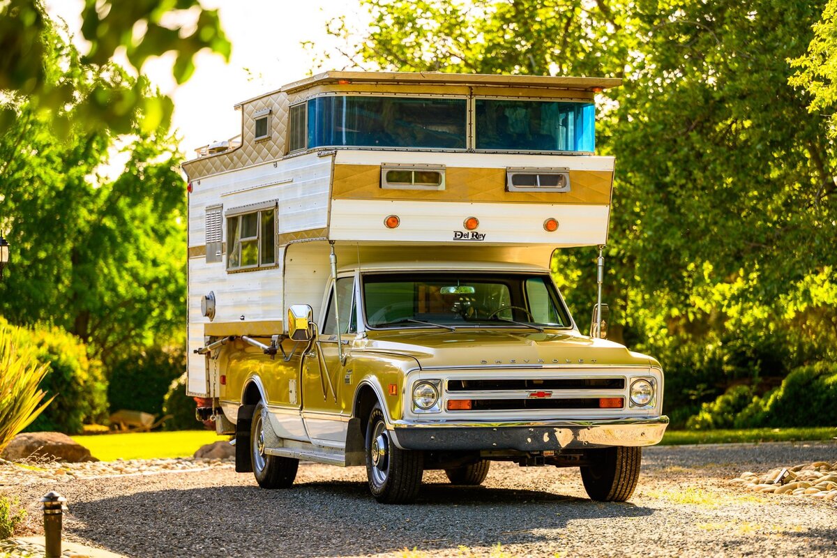 Chevrolet C20 1968 / Кемпер Del Rey Sky Lounge 1966