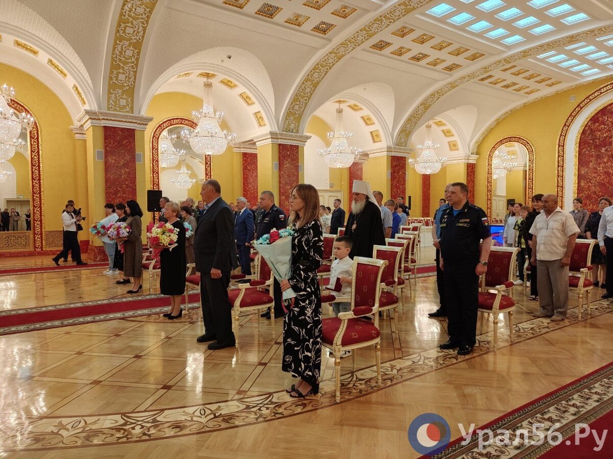    В Оренбурге вручили госнаграды родственникам погибших в авиакатастрофе летчиков Ил-76