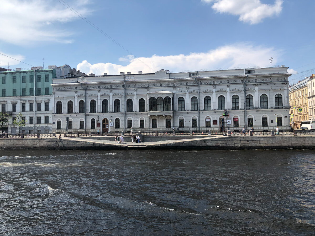 Дом Нарышкиных на Фонтанке в Санкт-Петербурге.