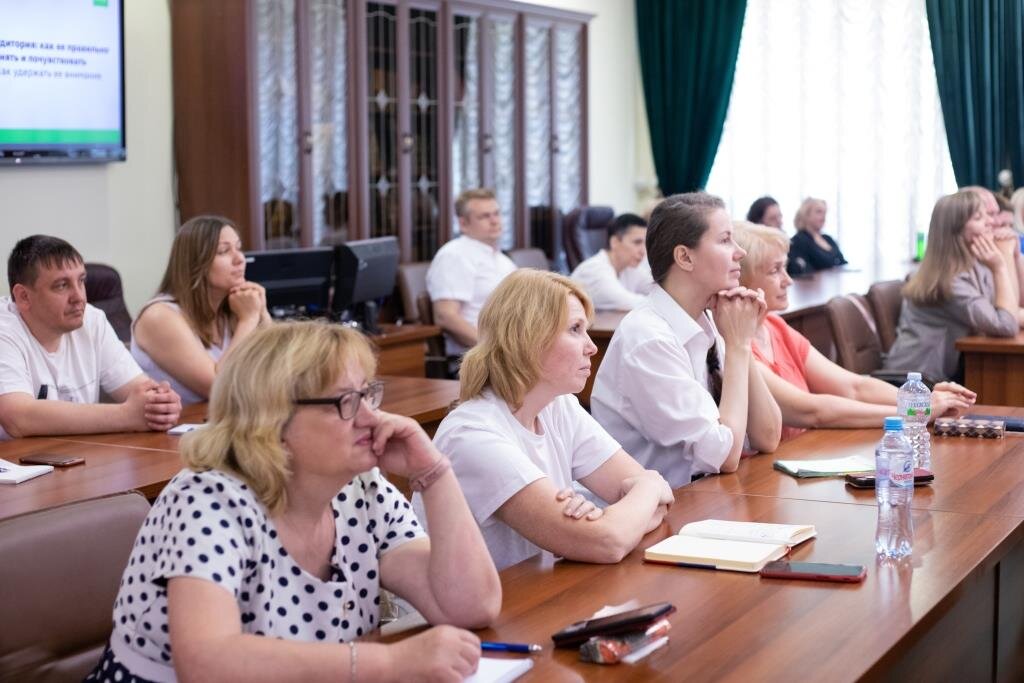 1 и 2 июня 2024 г. в конференц-зале университета продолжились обучающие мастер-классы в рамках проекта медиашколы «RТ-регион» для журналистов Брянской области.-2-2