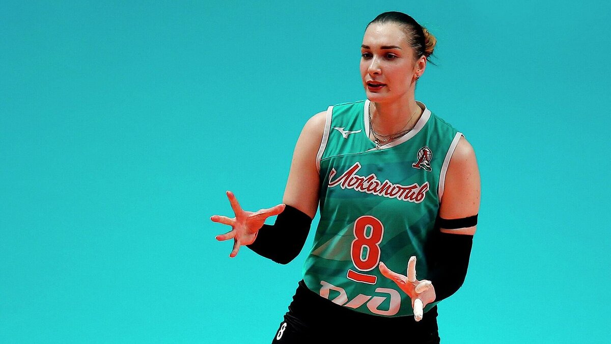 Вместе с ним возвращется и его дочка Ирина Воронкова, выигравшая с "Локомотивом" два чемпионства в качестве капитана. 