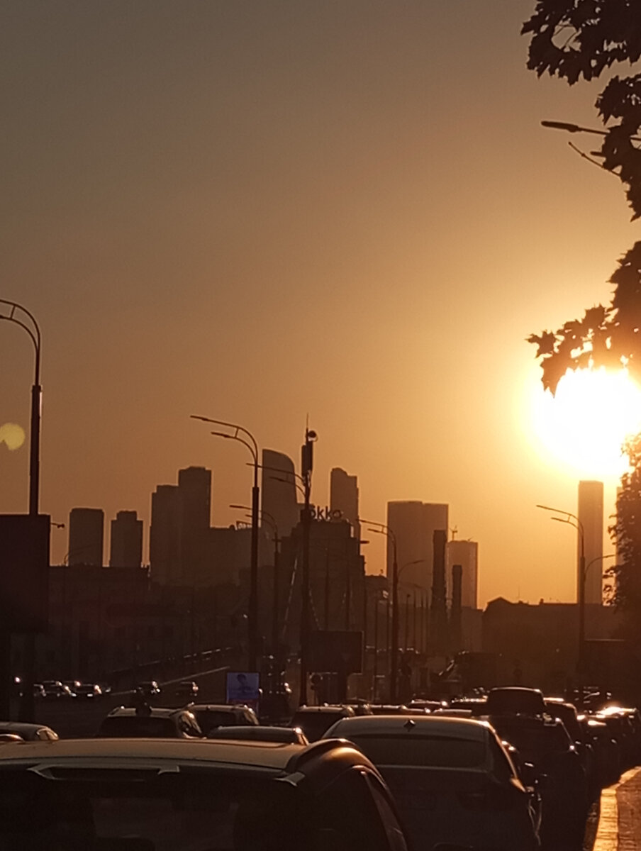 Закат по́сле жаркого дня