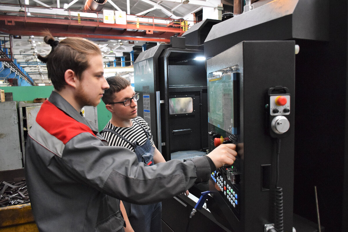 Настройка фрезерного центра АТТА VMC855 на площадке ПАО «Электровыпрямитель»