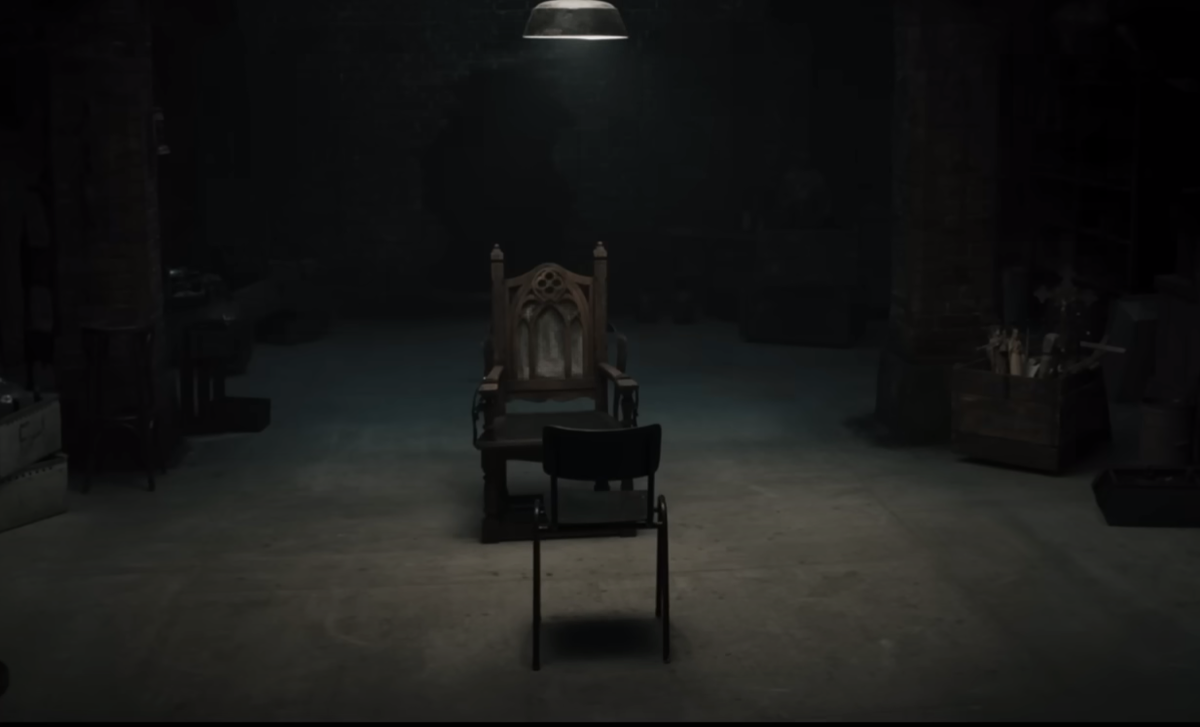 Кадр из фильма "Нечисть" (англ. Baghead) 2023 года