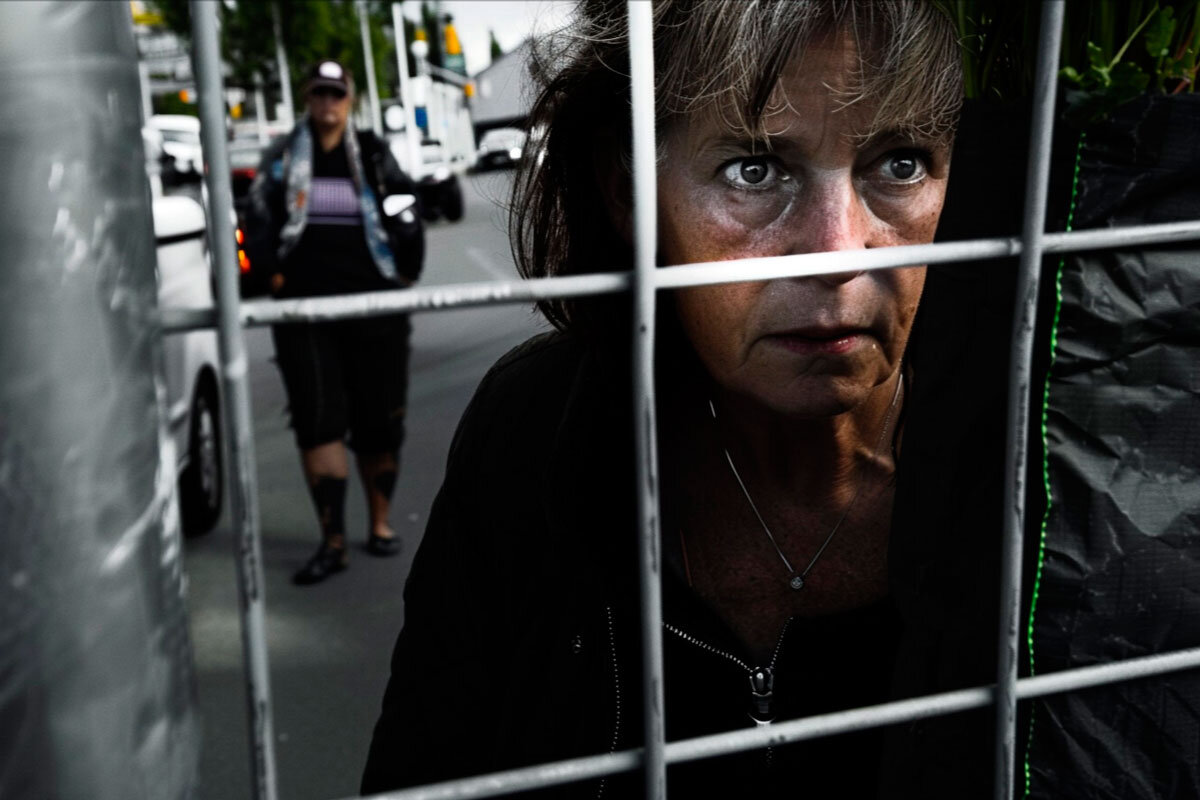 Это исследование показало, что, если у вас в девятом классе были сверстники с явными особенностями психического здоровья, у вас с большой долей вероятности может развиться психическое заболевание, но уже позже