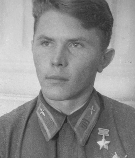 Сбивал немцев под Москвой и готовил Гагарина к полету в космос. Героическая история летчика-истребителя Ивана Дзюбы