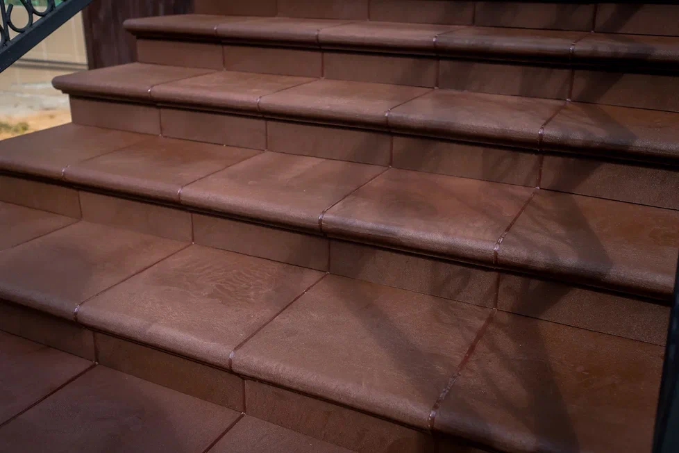 Лестница со ступенями из ППК от WeEco