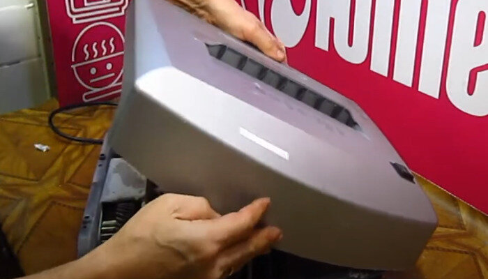 Фото 2. Снимаем крышку