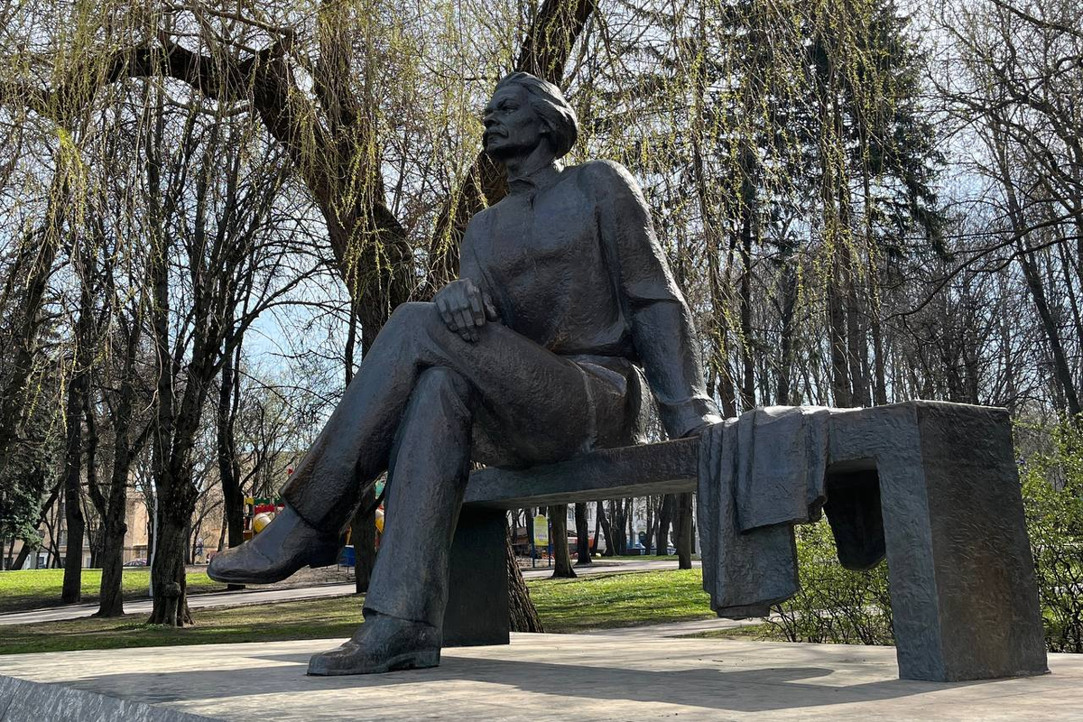 Бронзовый Горький. Минск, Республика Беларусь