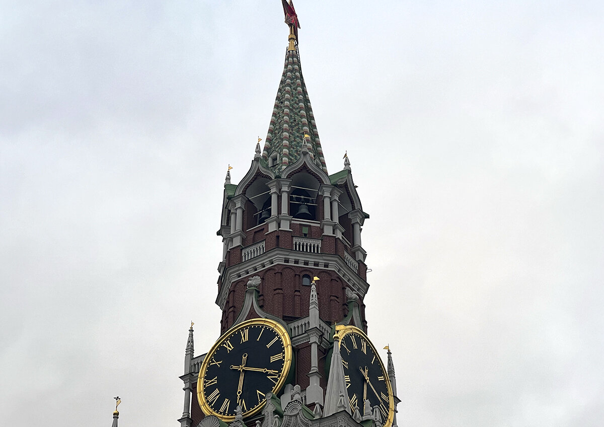    В зоне риска по отставкам могут находиться главы еще нескольких регионов