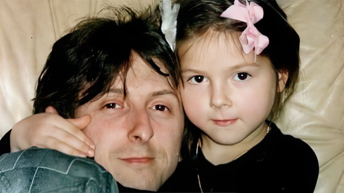    Маленькая Нюша с папой