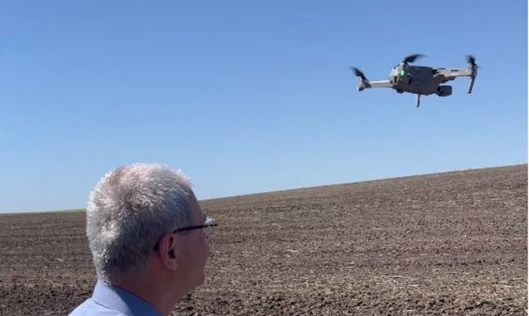    С помощью квадрокоптера обследовали 1,5 тысяч гектаров полей в Самарской области на розовый горчак