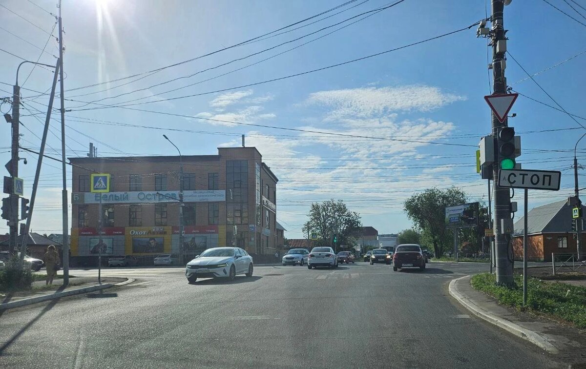    В Оренбурге на перекрестке ул. Степана Разина и пр. Победы появится «умный» светофор и изменится движение