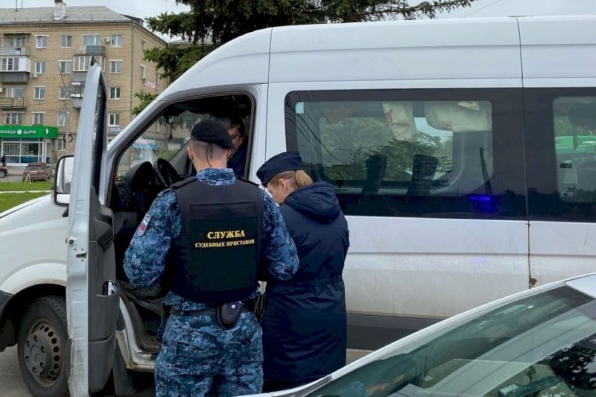 Мужчина трудоустроен у индивидуального предпринимателя на полставки водителем с заработной платой 6,5 тысячи рублей.  Фото: Фото предоставлено пресс-службой ГУФССП по Челябинской области