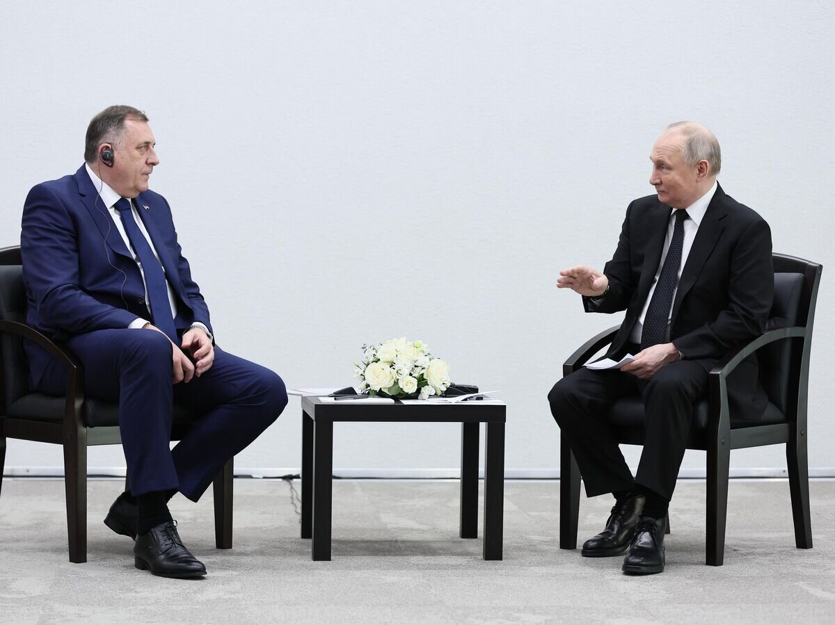    Президент РФ Владимир Путин и президент Республики Сербская Милорад Додик во время встречи в Казани© РИА Новости / POOL