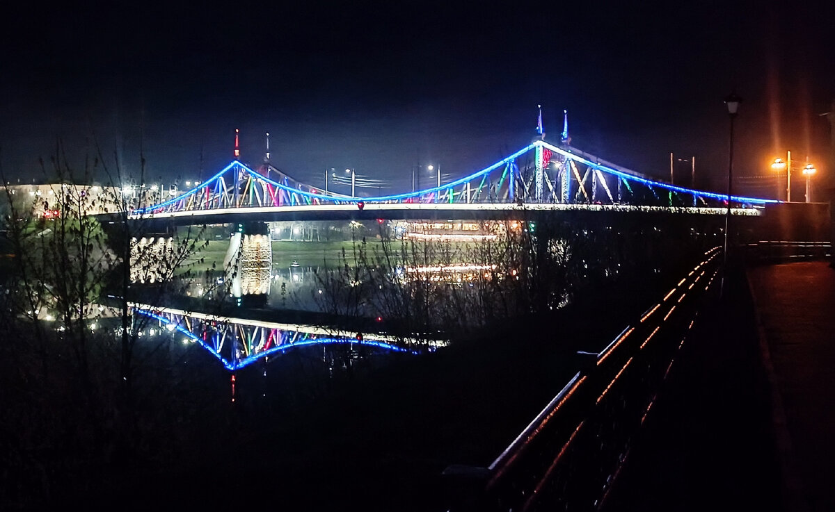 Старый мост вечером