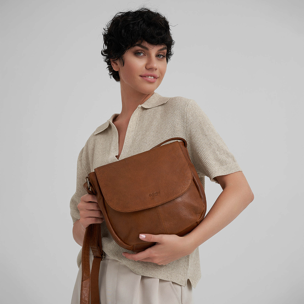 Сумка из особо прочной кожи Latigo с полукруглой крышкой