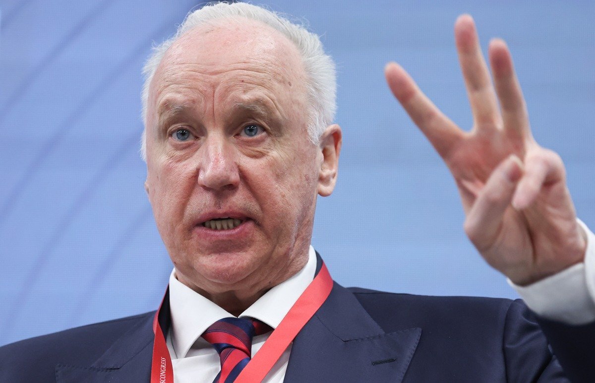 Глава СК России Александр Бастрыкин после совещания поручил продолжить рейды по выявлению нелегалов