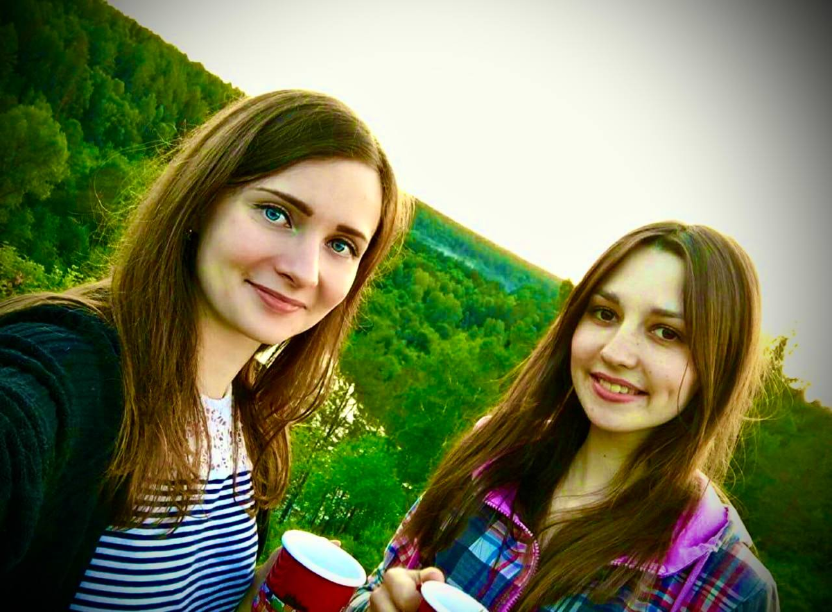 В теплый летний вечер 26-го августа 2018-го года две молодые подруги Ксения Солтанова и Наталья Кузнецова отдыхали и ели пиццу на склоне горы Уктус. Уже под утро, нашли их бездыханные тела.