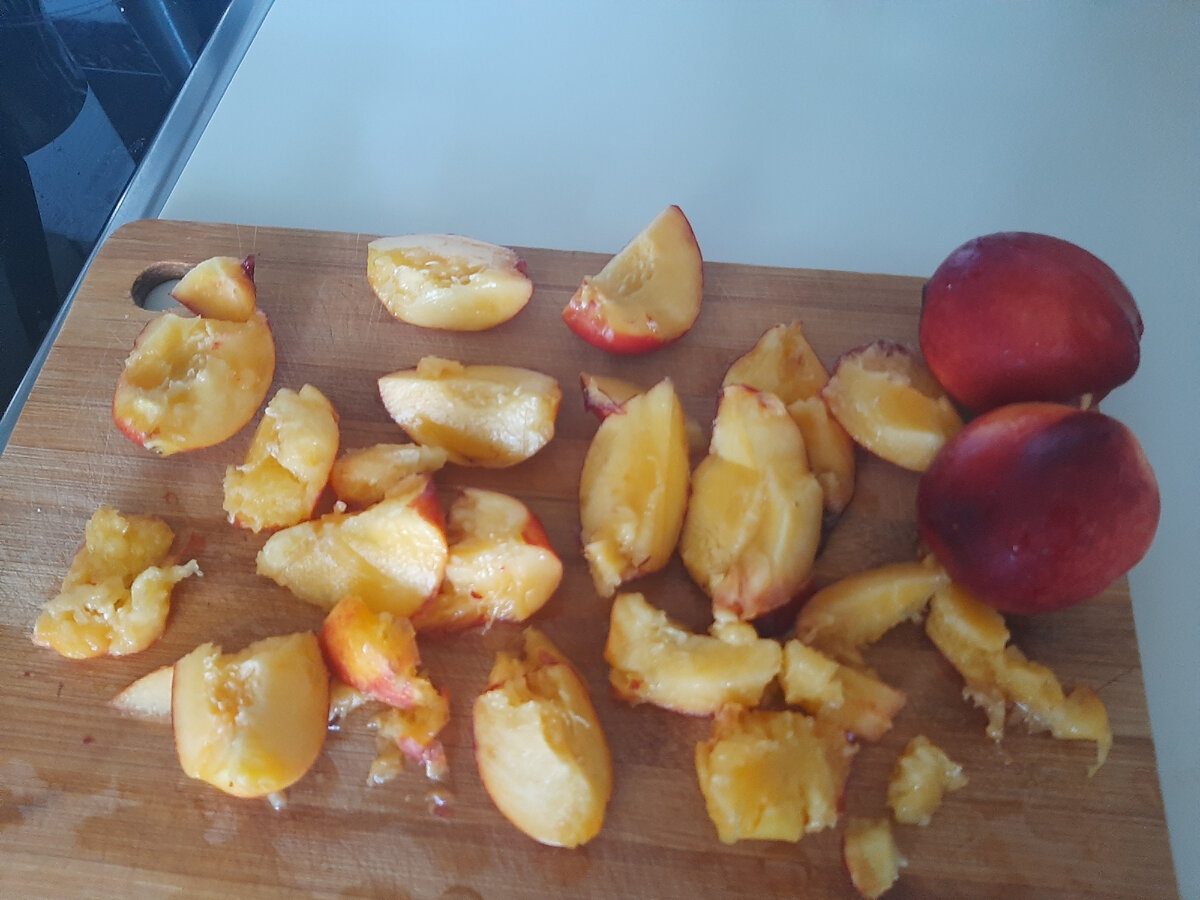 По тому как я их кромсала, видно что косточка отделяется плохо, не созрели ещё