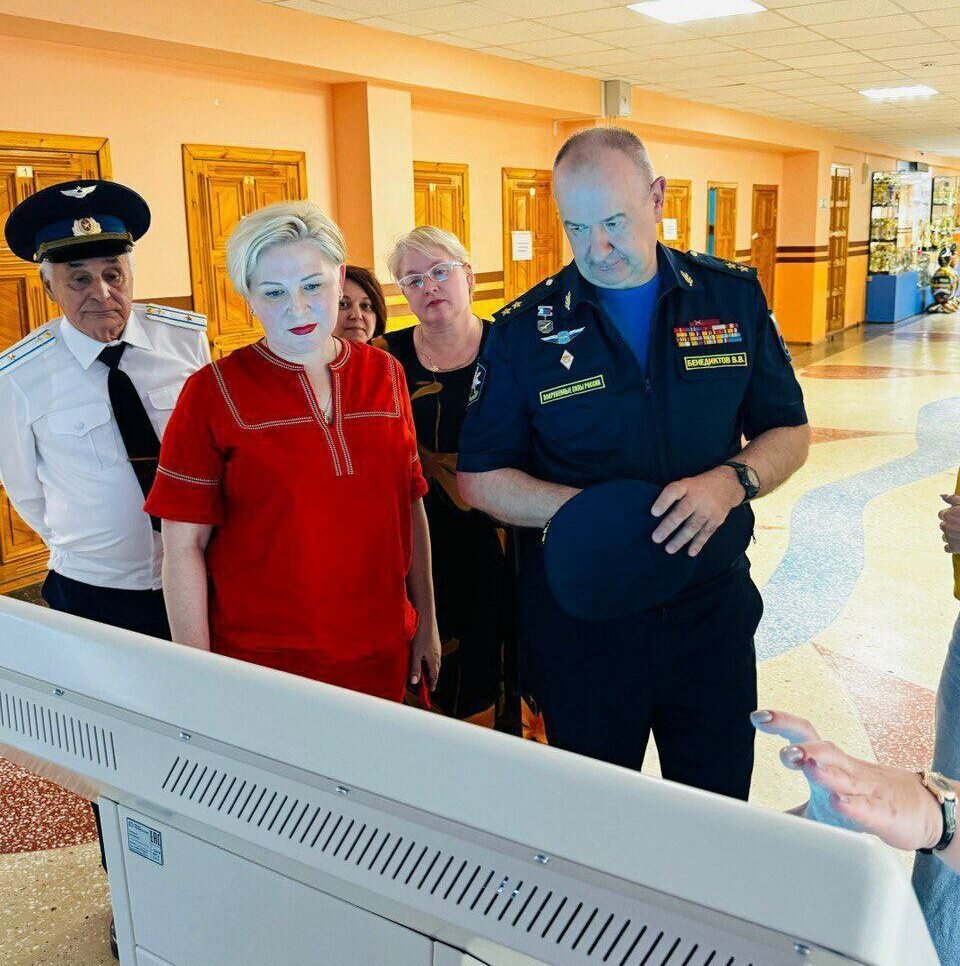    Музей Героев Отечества в лицее №5 Оренбурга, пополнился новыми экспонатами Марина Шарт