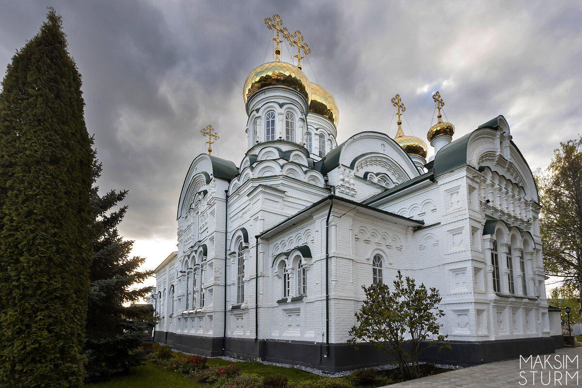 В начале мая мы дружной компанией состоящей из: батюшки, матушки  прихожан небольшой церкви под Уфой  отправились в Дивеевский женский монастырь. Я в качестве фотографа—водителя.-11-3