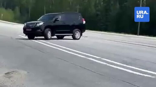 Кортеж выезжает