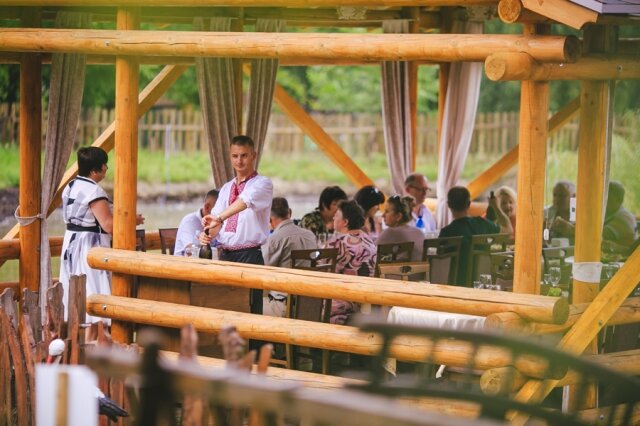 Фото отсюда https://www.poianabradului.md/