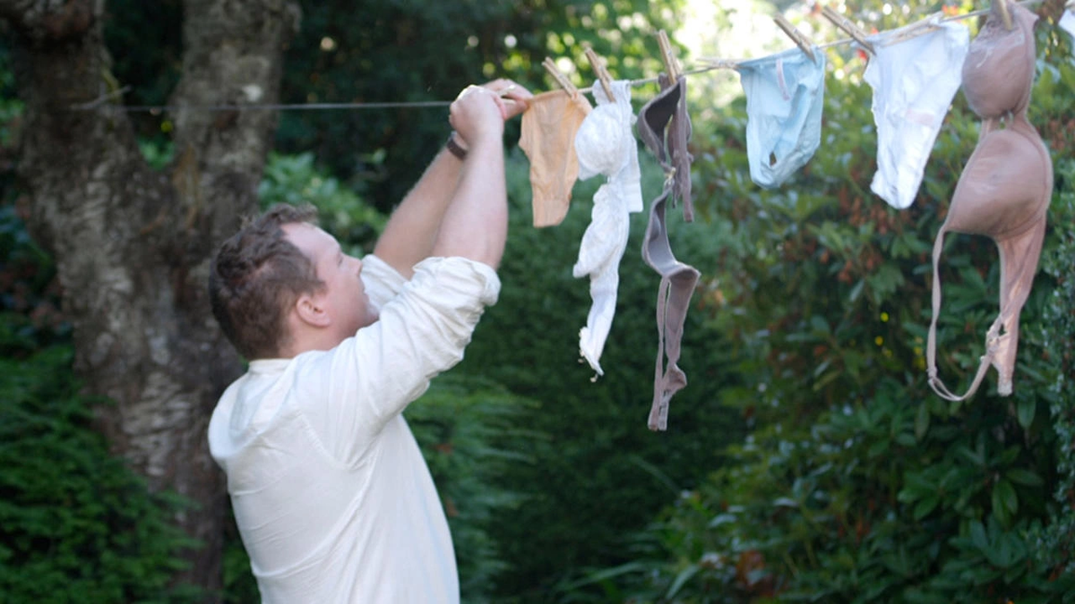 Кадр из фильма No Men Beyond This Point. Режиссер: Марк Соэрс. Оператор: Томас Биллингсли, Крис Кемпински. Производство: Mark Sawers Productions, Radius Squared Media Group, YXY Productions