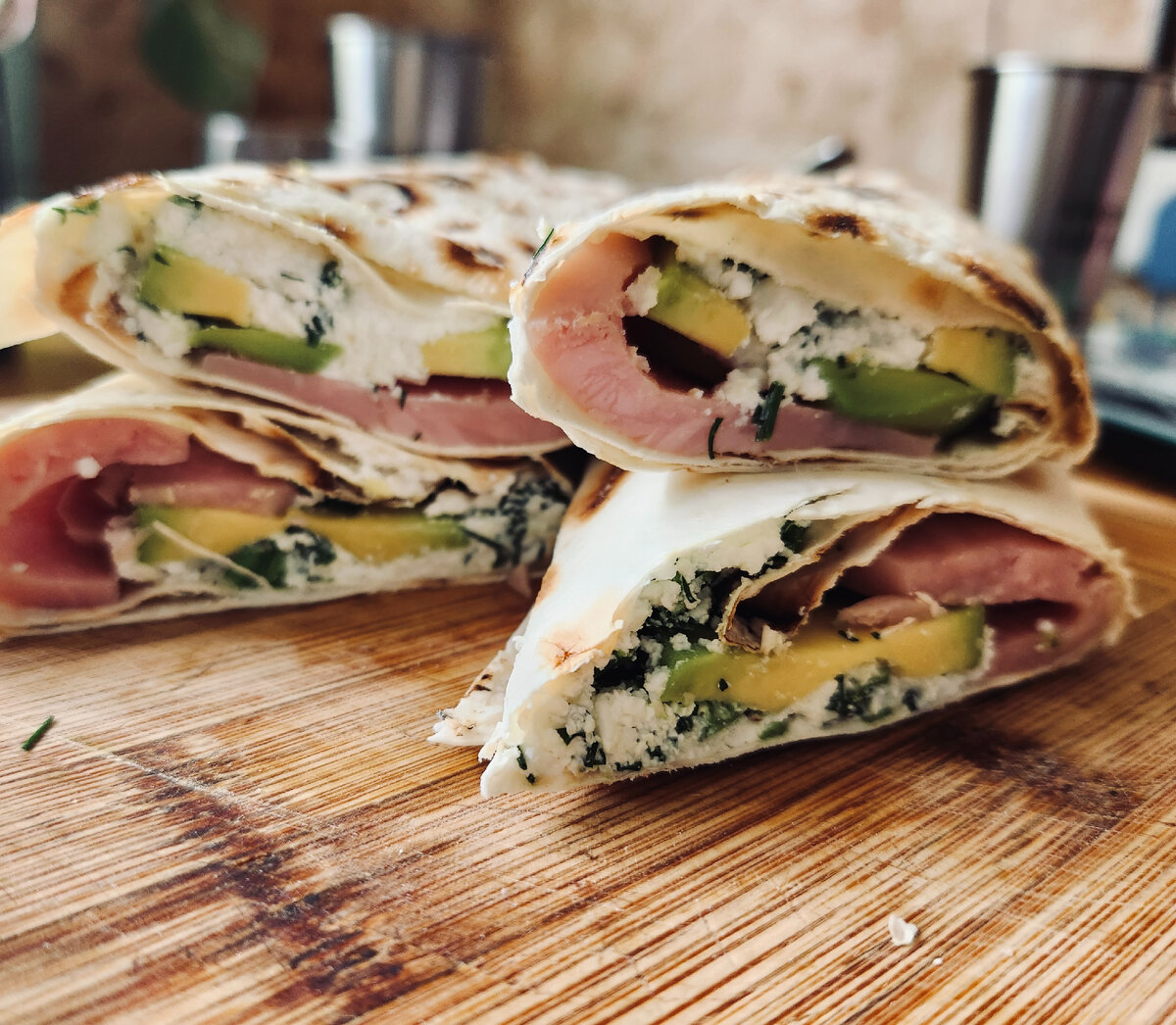 Лавашик, творог, авокадка, ветчина из индейки