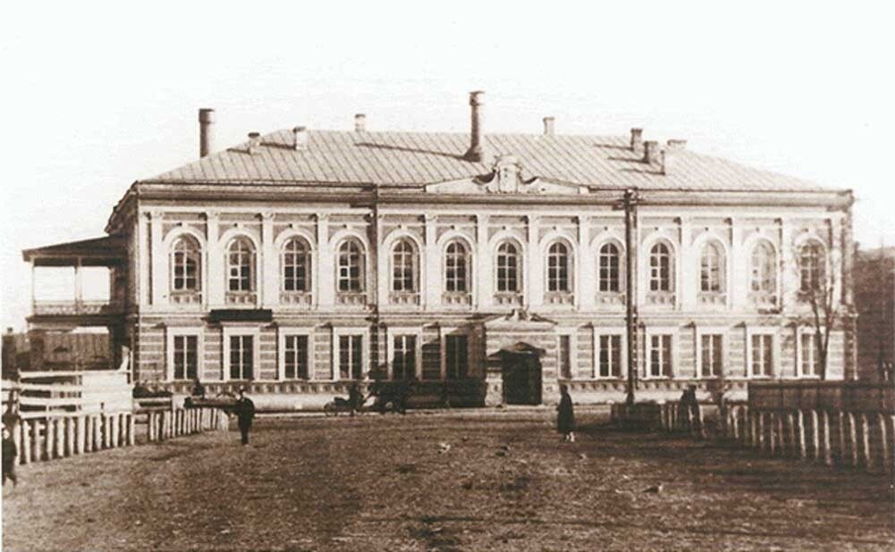 Улица Центральная (Ленина). Здание Дворянского собрания.