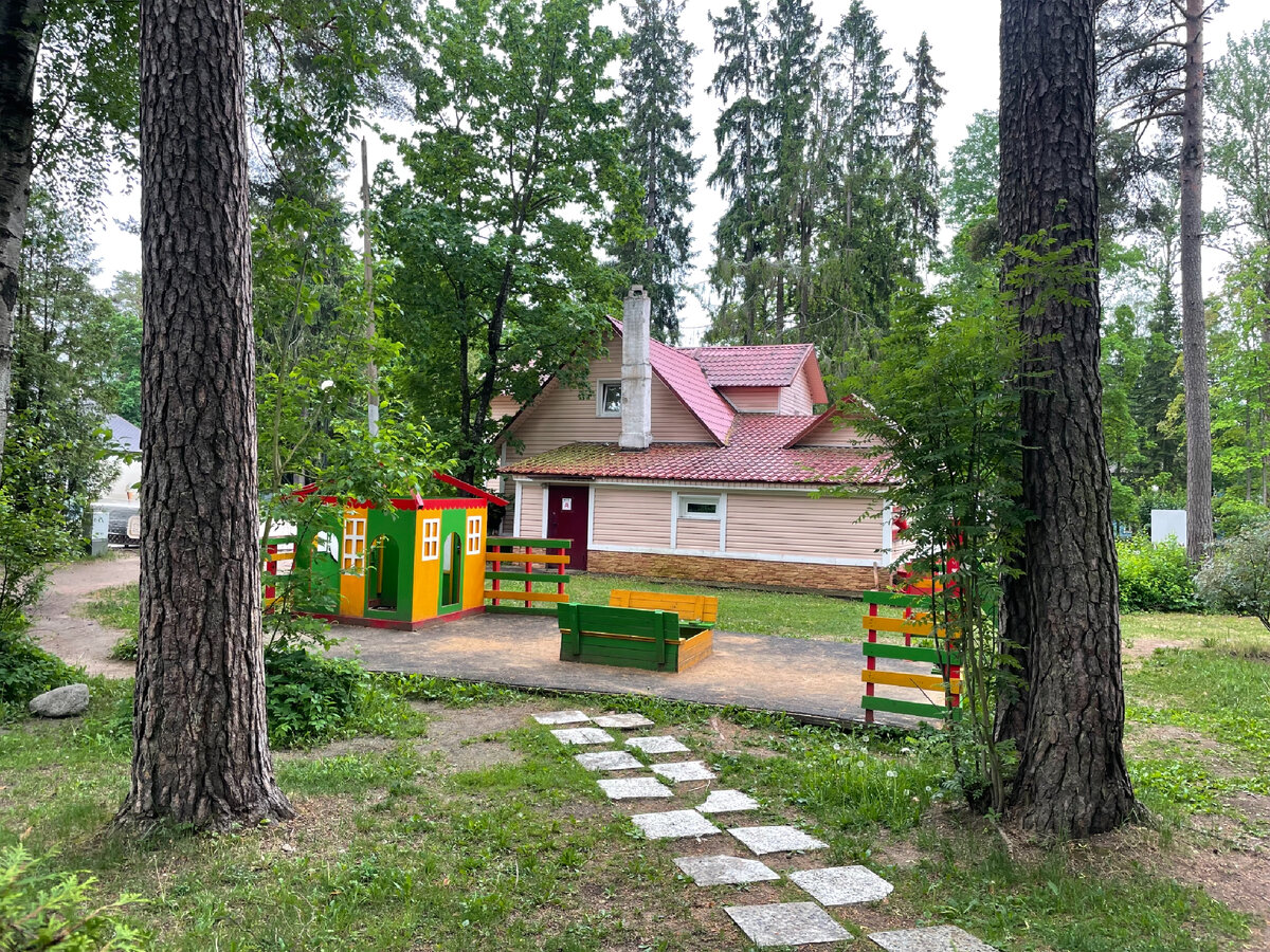 Игровая зона возле пиццерии «Pizza море»