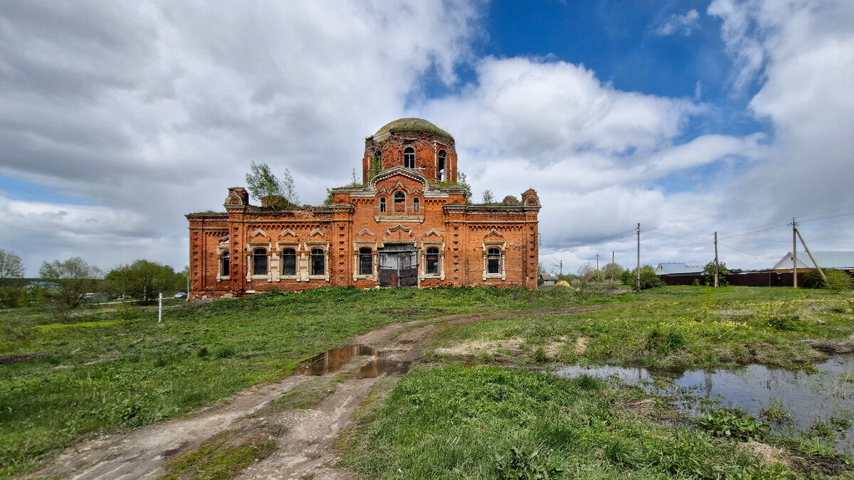 Село Денисово. Церковь Покрова Пресвятой Богородицы