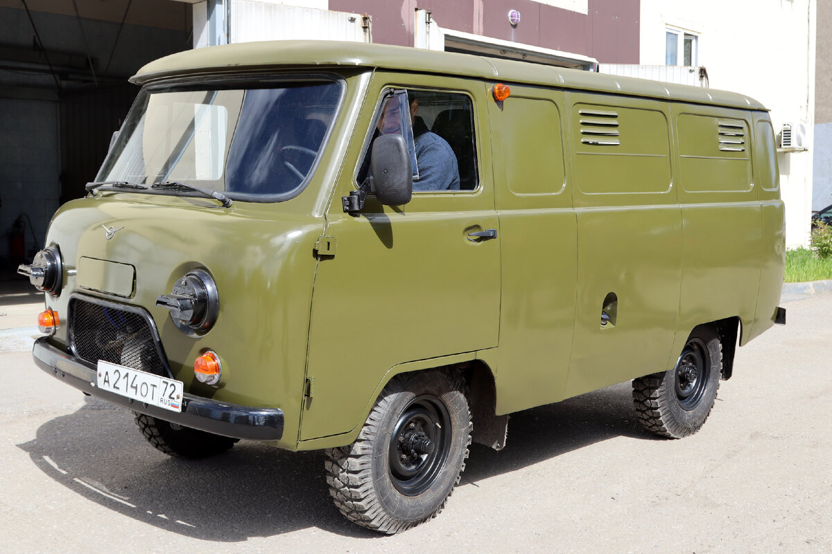 В ОмГТУ завершились работы по восстановлению автомобиля УАЗ для помощи  бойцам СВО | ОмГТУ | Омский политех | Дзен