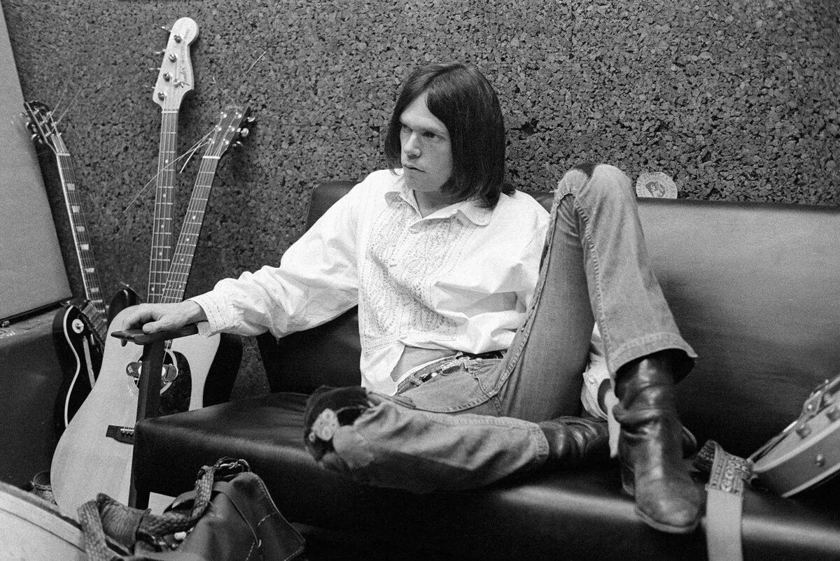 фото: https://classicalbumsundays.com/neil-young-after-the-gold-rush-legacy-playlist/