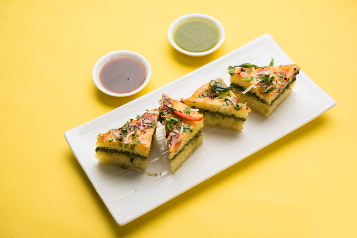 Подавать новый пирог нужно с новыми соусами