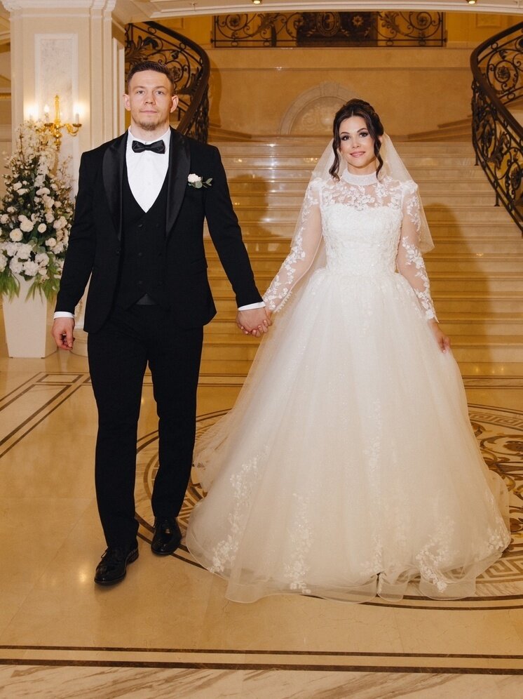     Фанаты СКА пожелали молодым счастья и детишек. Фото: vk.com/ska