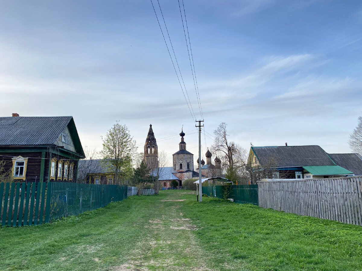 Село Елохово Ярославской области. 2024 год. Апрель. Фото автора. 