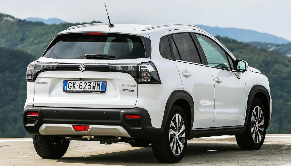 Suzuki S-CROSS (фото из открытых интернет-источников).