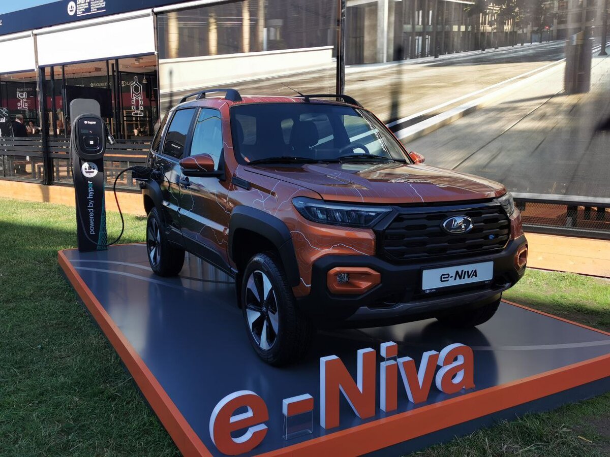 Полностью электричечкая LADA e-Niva. Концепт-кар, представленный на ПМЭФ-2024