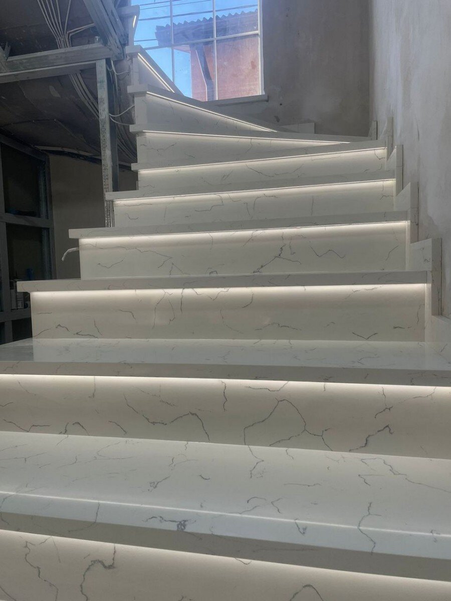 Изделие выполнено специалистами ФАБРИКИ КАМНЯ